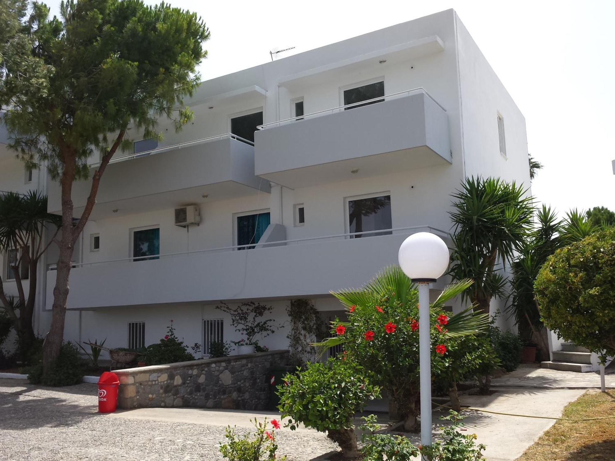 Blue Nest Hotel Tigaki エクステリア 写真